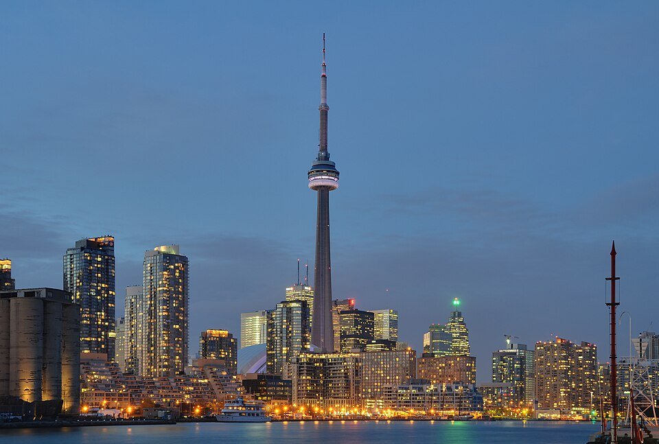 Toronto skyline with the CN Tower